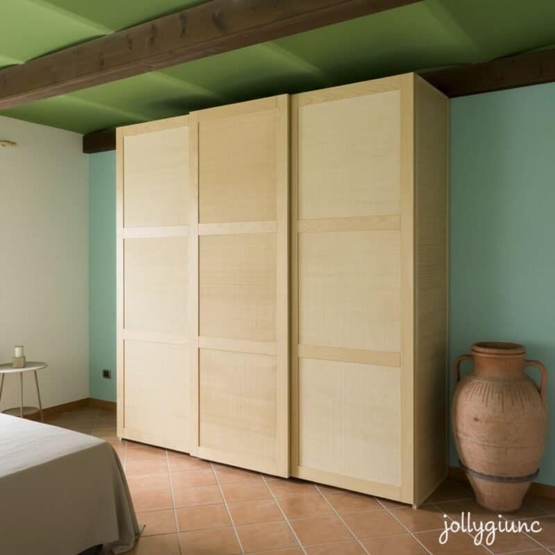 Armadio in rattan con 3 ante scorrevoli Colore: Rattan naturale