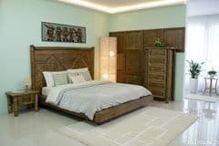 Letto-matrimoniale-altopjpg - jollygiunco.eu Lettino in legno con armadio e comodini in stile classico, camera da letto elegante.