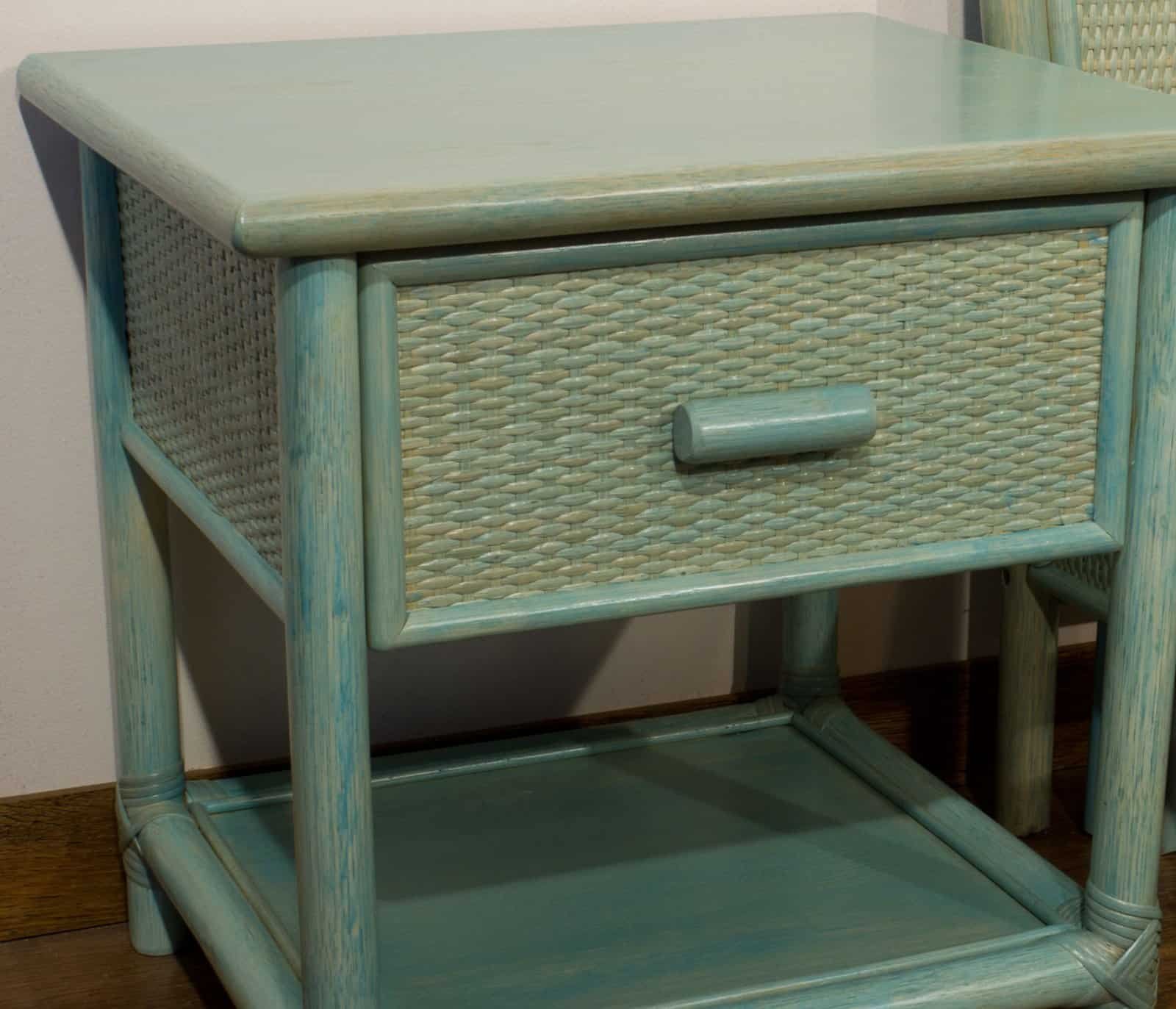 jollygiunco_comodino_19g - jollygiunco.eu Mobile in vimini color turchese, mobiletto legno e rattan naturale, arredamento casa esterno.