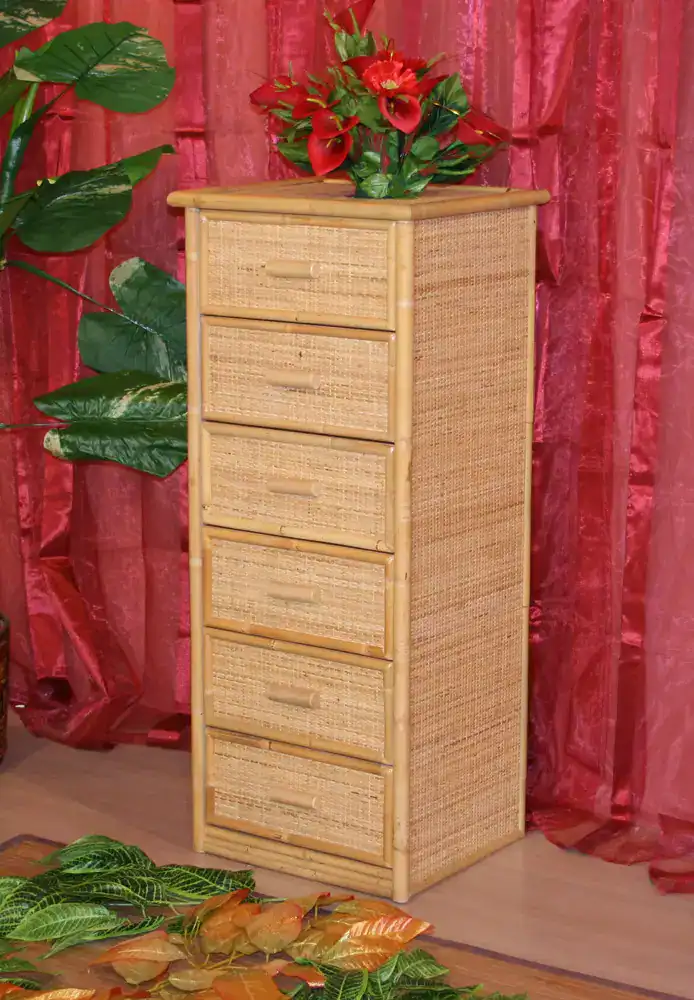 ca-104nat-gra - jollygiunco.eu Cassettiera in rattan naturale con 5 cassetti, decorata con fiori rossi, stile etnico e naturale.