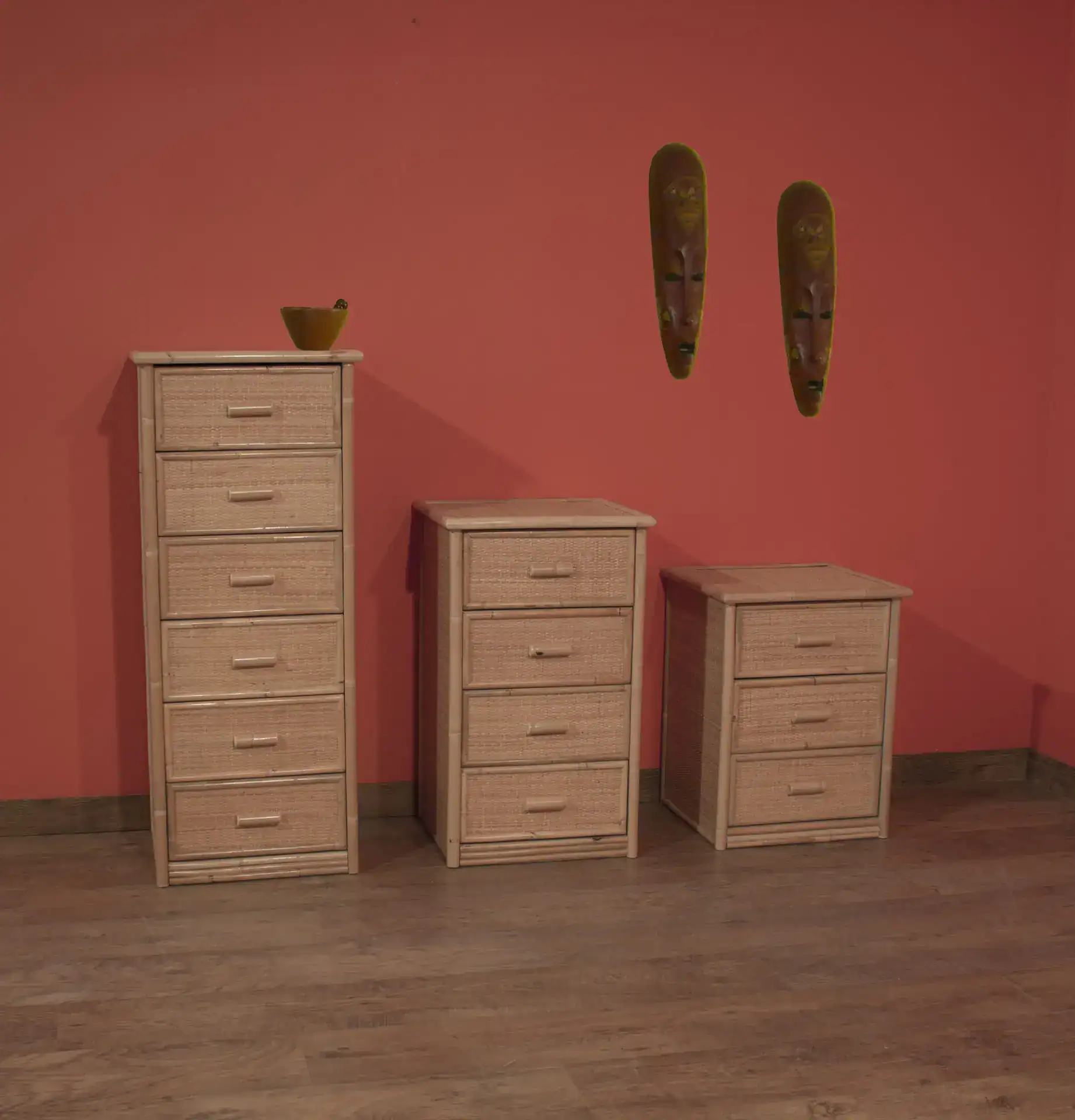 cassetiere_rattan_7g - jollygiunco.eu Cassettiera in legno naturale, arreda casa con stile elegante e moderno.