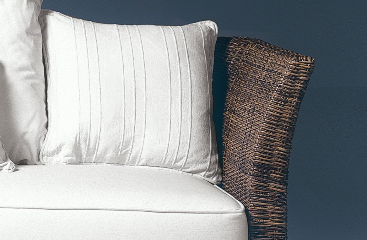 Poltrona Rattan Piccola jollygiuncoeu Poltrona Rattan piccola con cuscino perfetta per ambienti interni ed esterni