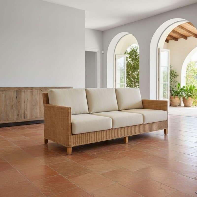 Divano 3 posti Tiffany in rattan, stile elegante e naturale.