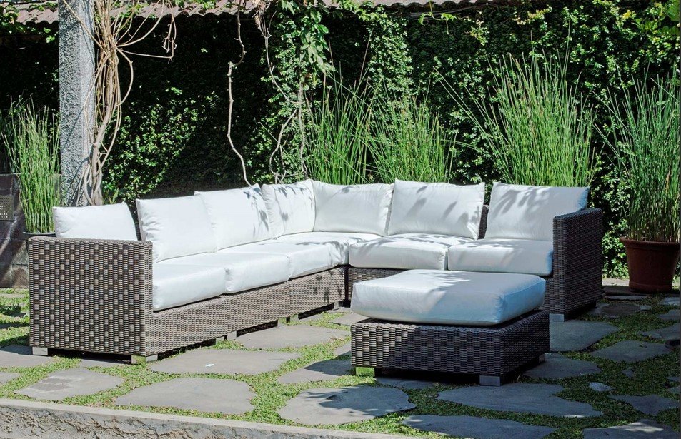 Aragon Pouf Polyrattan1 jollygiuncoeu