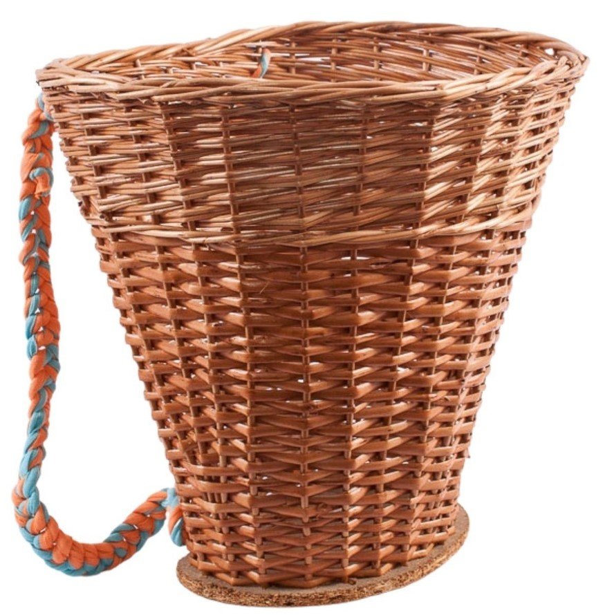 Gerla in Vimini Rosso Spaccato H 34 cm jollygiuncoeu woven wicker basket with a braided blue and orange handle viewed from the side against a white background informative image